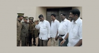 එජාප මන්ත්‍රීවරු හිරබත් කති
