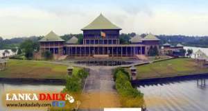 ඇමැති විශ්‍රාම වැ‍ටුපත් අහෝසියි. රජයේ සුඛෝපභෝගී වාහනත්  විකුණා දමයි ?