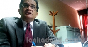 දූෂිත ඇමැතියා බේරගන්න බැරි තැන සභාපති ඉල්ලා අස්වෙයි