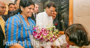 ඉන්දීය රජය ජනපති සහ බිරිද හරසරින් පිළිගනී (Photos)
