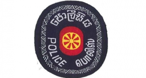 පොලිසිය, හිටපු පිසි අමාරුවේ දාන්න හදනවා !