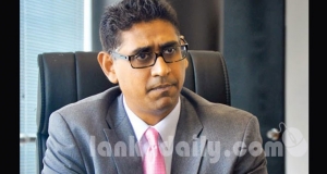 ෆයිසර් මුස්තාපා ධූරයට සමුදීමේ සූදානමක
