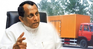 ඇමැති ලක්ෂමන්ගේ සැක කන්ටේනර මුදාහරී