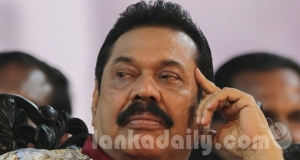 තමන් අගමැති අපේක්ෂකයාවීමට කැමැති බව කියන්න මහින්ද බයද?