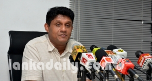 විමල් ගියා විතරයි ඉංජිනේරු සංස්ථාවට ලක්ෂ 60 ක ඉතිරියක්(photos)