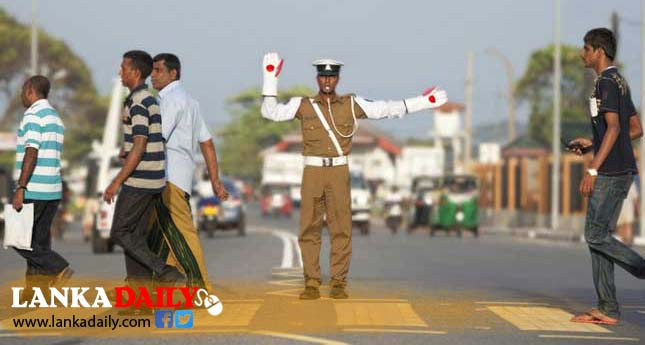 පොලිස් නිළධාරීන්ගේ නිල ඇදුමට කැමරාවක්
