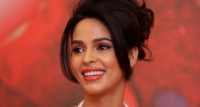 මල්ලිකාට ලං වු වියපත් බඹරා