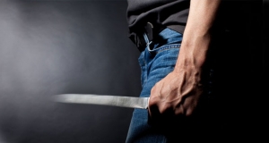 එජාප මන්ත්‍රී කඩු පහරකට ලක්ව රෝහලේ