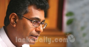 බොදුබලේ බයිලවලට චම්පික ගෙන් කණ හරහා උත්තර(විනාඩි 2ක වීඩියෝව)