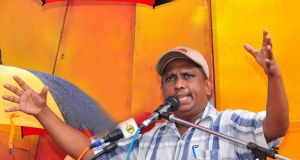 සමන්ත විද්‍යාරත්නගේ නිවසේ කාර්යාලයට ගිනි