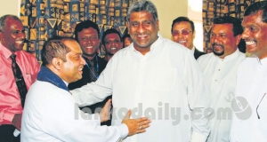 මිට්ටා කට්ටයාලු. ඒත් ඉසුරගේ ඩබල් ගේම් මාට්‍ටු. ළඟදිම මට්‍ටු වෙන හැඩ