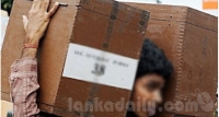 හදිසියේ ඡන්ද ක්‍රමය ඉවත් කළොත් තමන්ට පැවැත්මක් නැතැයි සුළු පක්ෂ පරල වේ. රටපුරා විරෝධතා