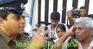 වීදියේ විරෝධයට පොලීසියේ විරෝධය