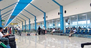 කටුනායක ගුවන් තොටුපළ සේවකයින් වර්ජනයේ