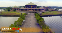 මාලිමා ඇමතිවරුන්ගේ අධ්‍යාපන සුදුසුකම් පරීක්ෂා කිරීමට පක්ෂ දෙකකින් යෝජනාවක්