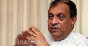 කතානායක තීන්දුව පිළිගන් නෑ. ඔහුව පන්නනවා. - හොර ඇමැතියෝ කියති