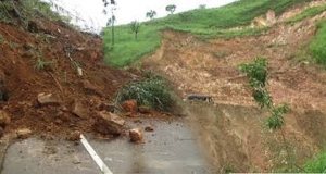 නායයෑමේ අවදානමක් තිබෙන ස්ථාන පරීක්ෂා කෙරේ