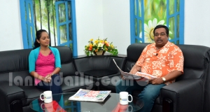 පත්තර තට්ටුවෙන් චන්ද්‍රිකාවට යන කොළඹ පත්තර